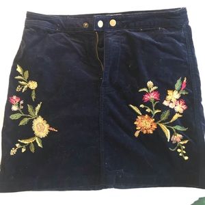 Floral embroidered skirt